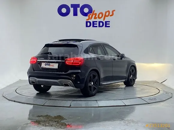 Mercedes-Benz GLA 180 D AMG Image 2